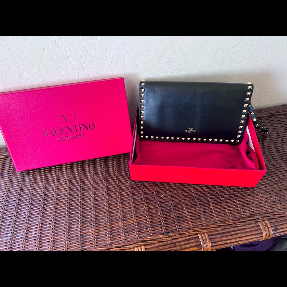 Valentino Garavani Rockstud Envelope Flap Wristlet